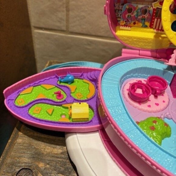 2019 Polly Pocket Tiny Is Mighty Theme Park Backpack - Picture 8 of 11